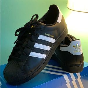 Adida superstar